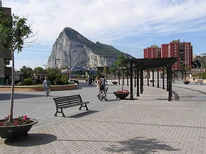 Practico Apartamento A 5 Min Andando De Gibraltar Y El Centro, Frente Al Mar Apartment La Linea de la Concepcion